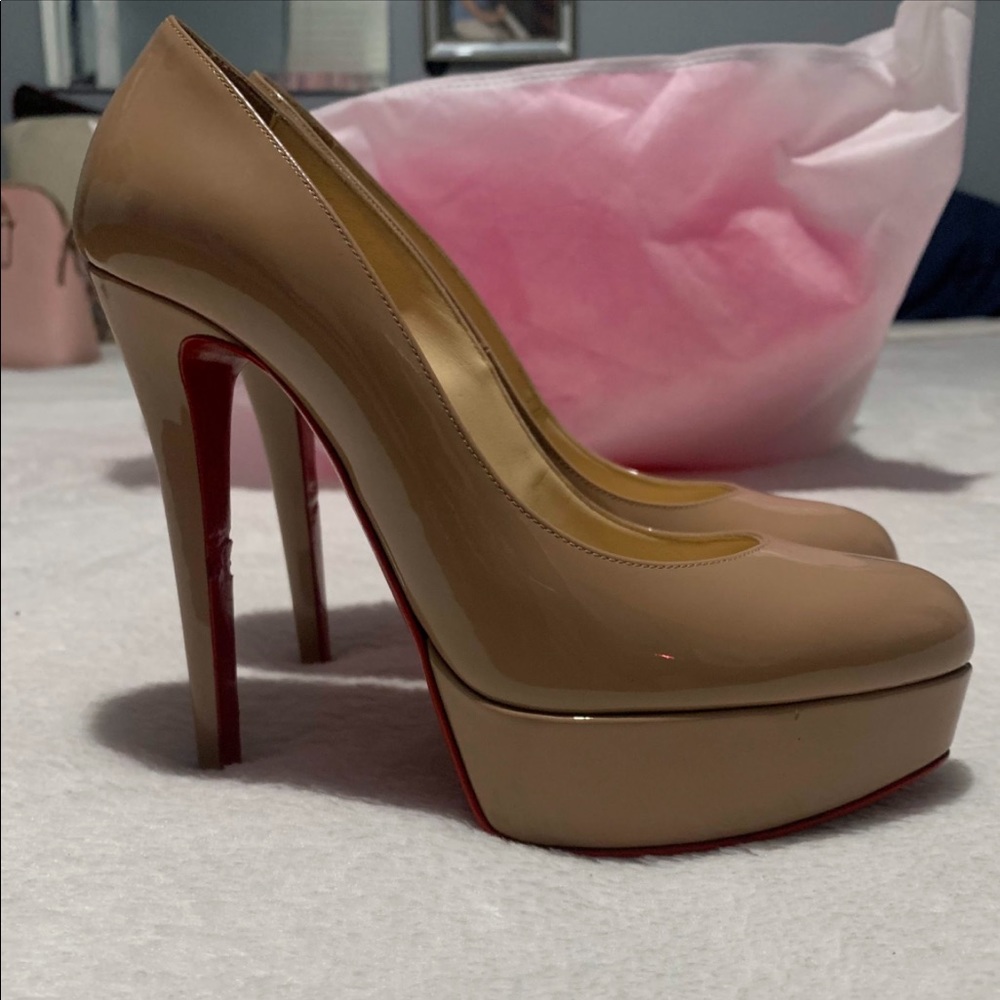 Louboutin bianca beige size 37